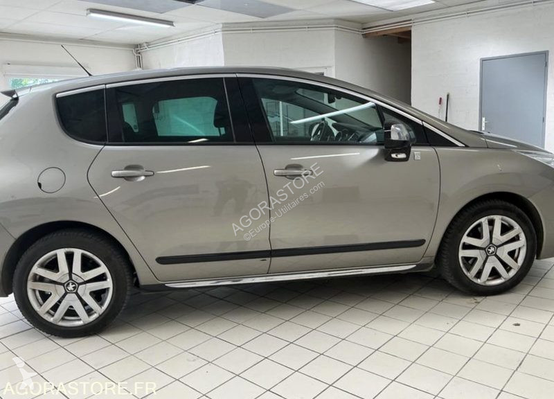 Лекотоварен автомобил Peugeot