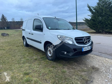 Fourgonnette Mercedes
