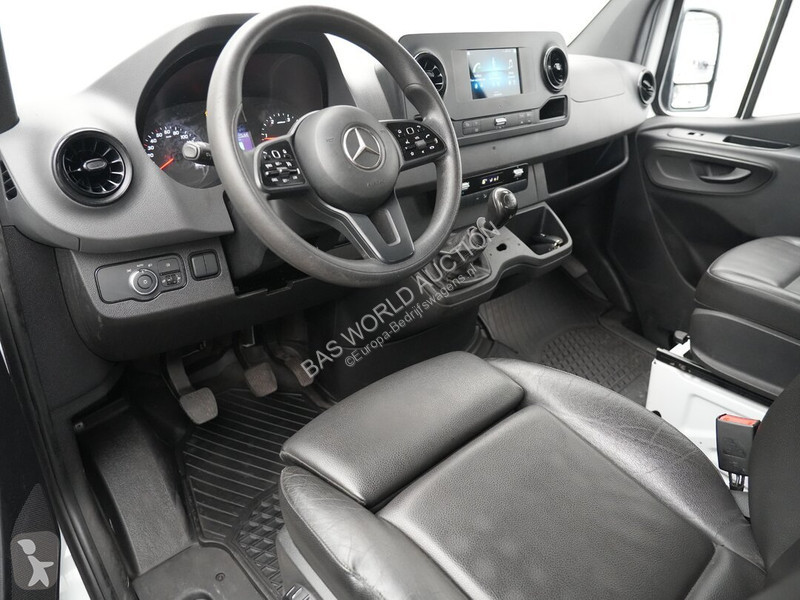 Лекотоварен автомобил Mercedes 311 CDI