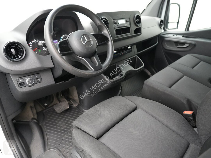Лекотоварен автомобил Mercedes 312
