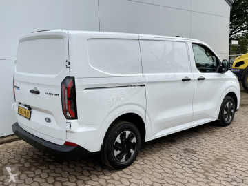 Ford Transit Custom 71kWh 136PK Elektrisch L1 344KM WLTP 2300kg Trekvermogen BEV Snelladen LED ACC Camera Carplay Parkeersensoren v+a ETransit