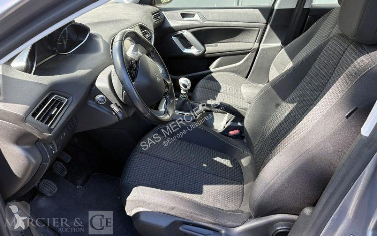 Лекотоварен автомобил Peugeot