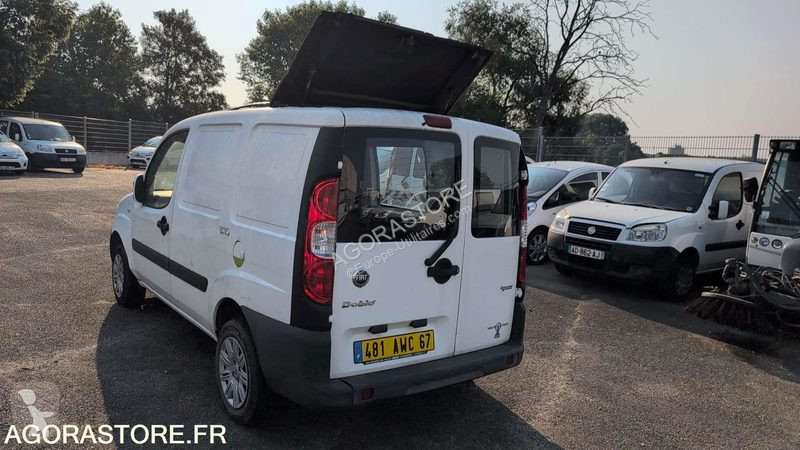 Лекотоварен автомобил Fiat DOBLO