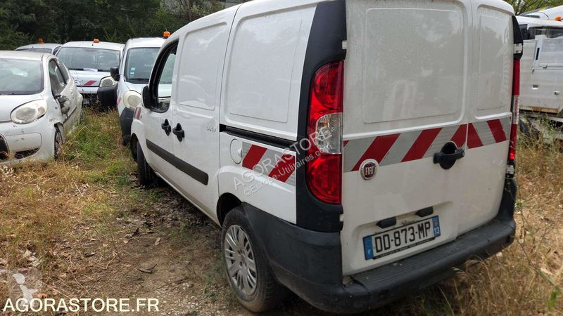 Лекотоварен автомобил Fiat DOBLO