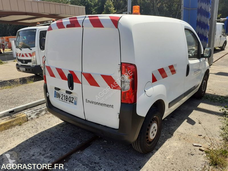 Лекотоварен автомобил Peugeot BIPPER