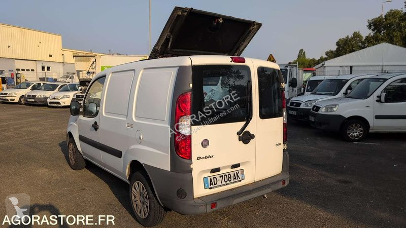 Лекотоварен автомобил Fiat DOBLO