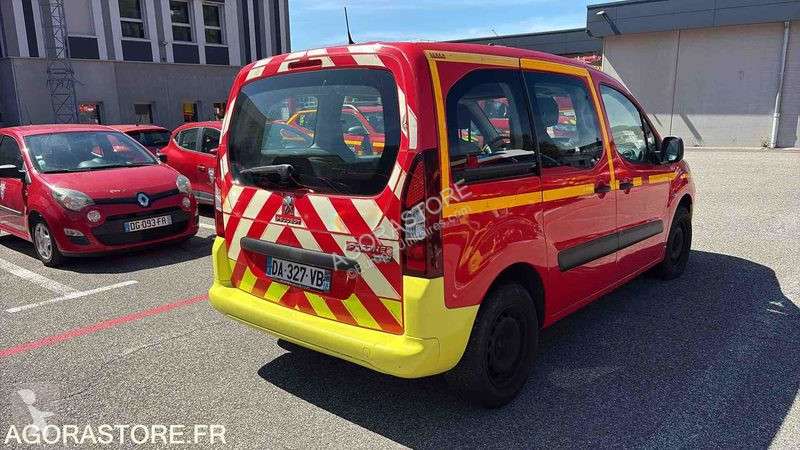 Лекотоварен автомобил Peugeot PARTNER