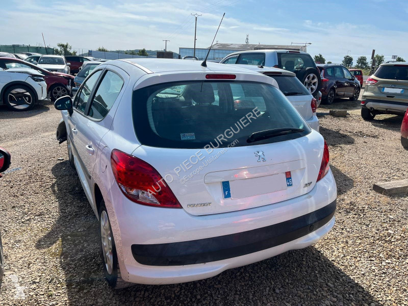 Лекотоварен автомобил Peugeot 1.4 HDi 68 Active...