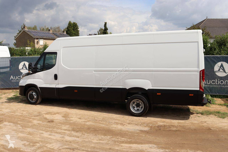 Iveco  35C14 van