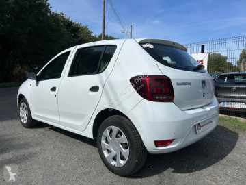 Coche berlina Dacia