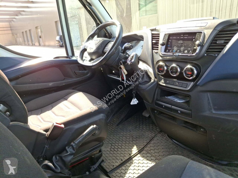 Furgoneta Iveco 3.0D 352L DC 6P. H2 AUT/ECC