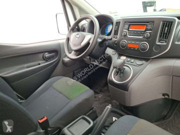 Carro break Nissan
