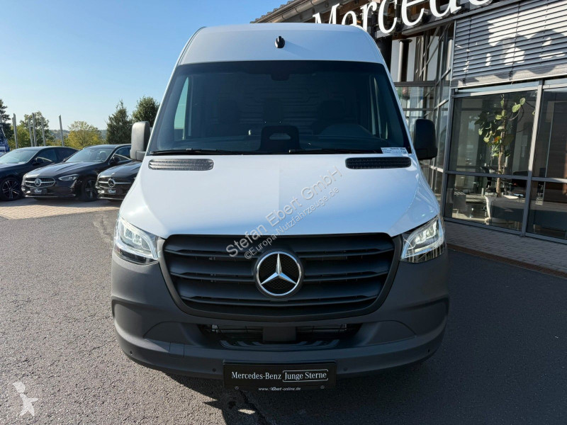 Коммерческий автомобиль Mercedes 317 CDI 9G...