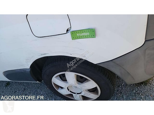 Коммерческий автомобиль