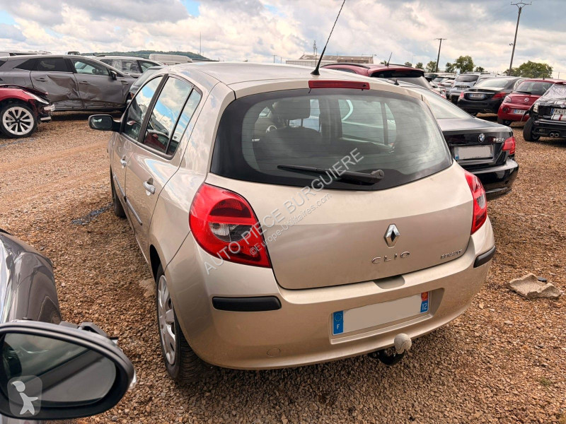 Коммерческий автомобиль Renault 1.4i 100 / FM807