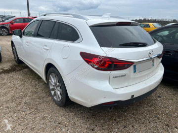 Автомобиль с кузовом «седан» Mazda