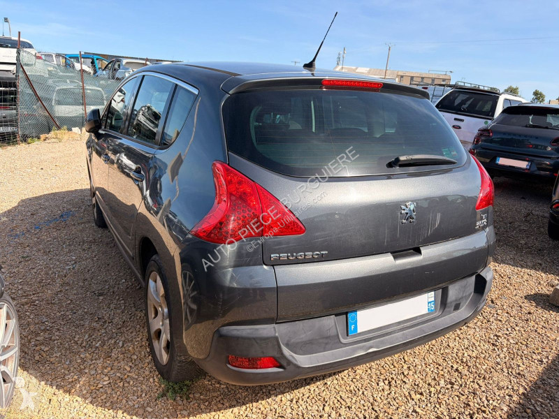 Коммерческий автомобиль Peugeot 1.6 e-HDi 115...