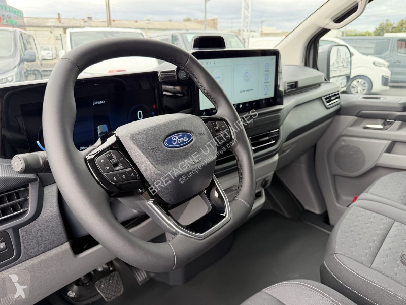 Коммерческий автомобиль Ford TRANSIT CUSTOM FG...