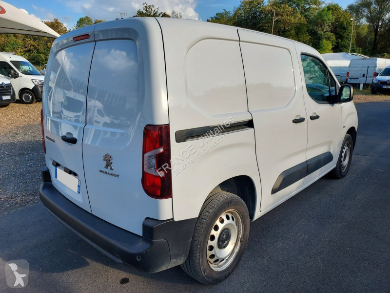 عربة نفعية Peugeot PARTNER BVA  M 1000KG...