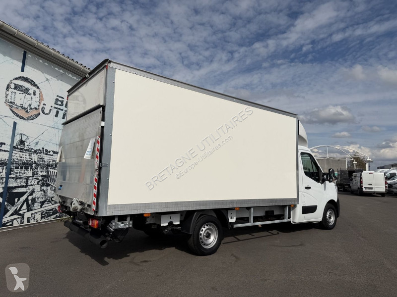 عربة نفعية Renault MASTER III GRD VOL CAISSE 20...
