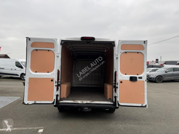 Caja cerrada Peugeot