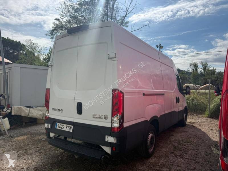 Furgoneta Iveco 35S16
