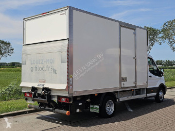 Caja cerrada Ford