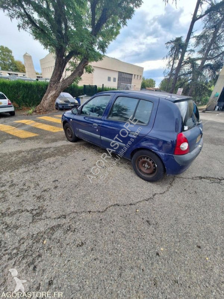 Veículo utilitário Renault clio2