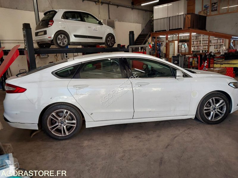 Veículo utilitário Ford MONDEO