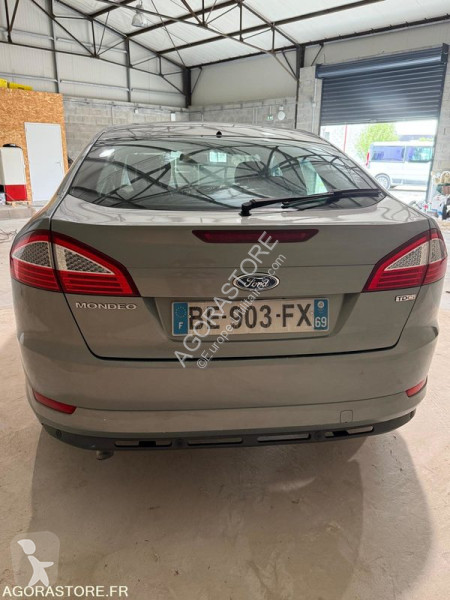 Veículo utilitário Ford MONDEO