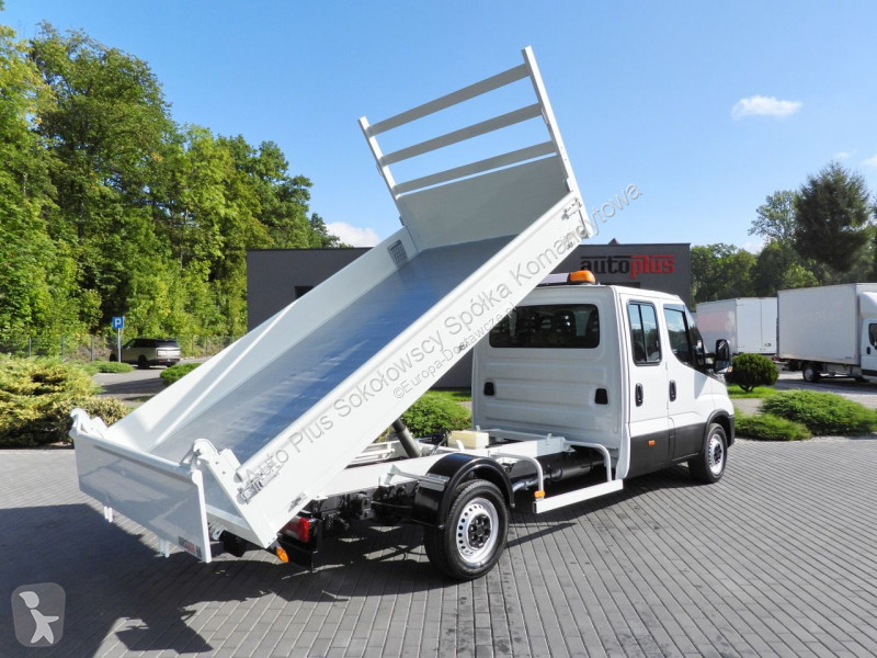 Veículo utilitário Iveco 35S14 DAILY