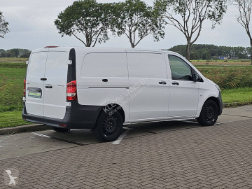 Fourgon utilitaire Mercedes