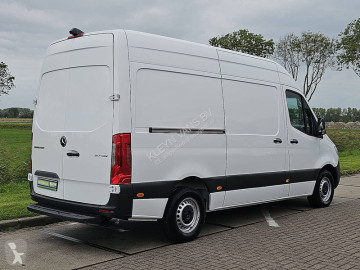 Fourgon utilitaire Mercedes