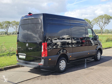 Fourgon utilitaire Mercedes