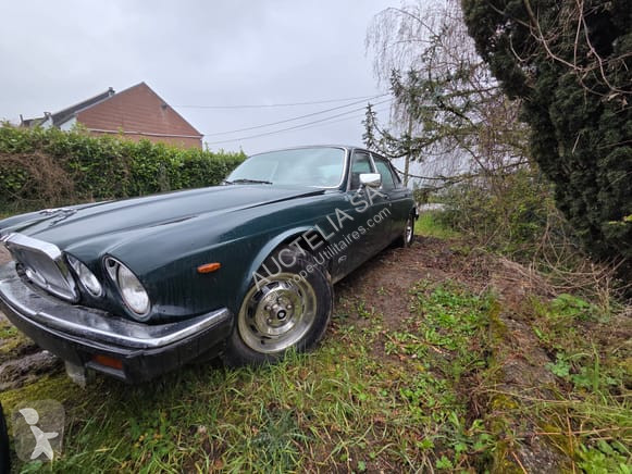 Veículo utilitário Jaguar XJ6