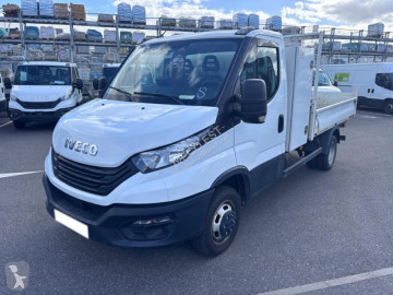 Con volquete Iveco