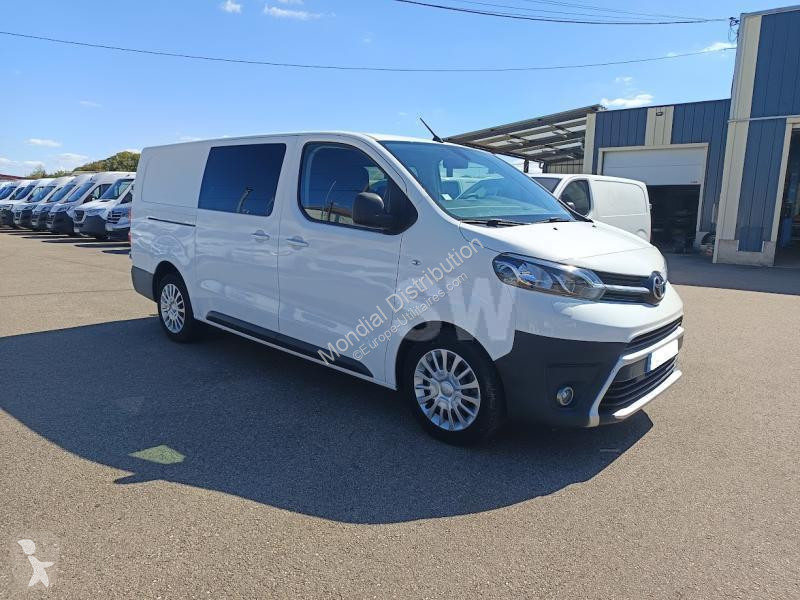 Véhicule utilitaire Toyota      2.0d D4D 180...
