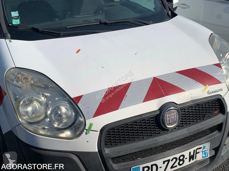 Véhicule utilitaire Fiat DOBLO