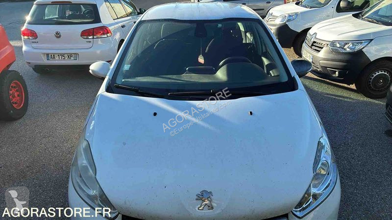 Véhicule utilitaire Peugeot 208