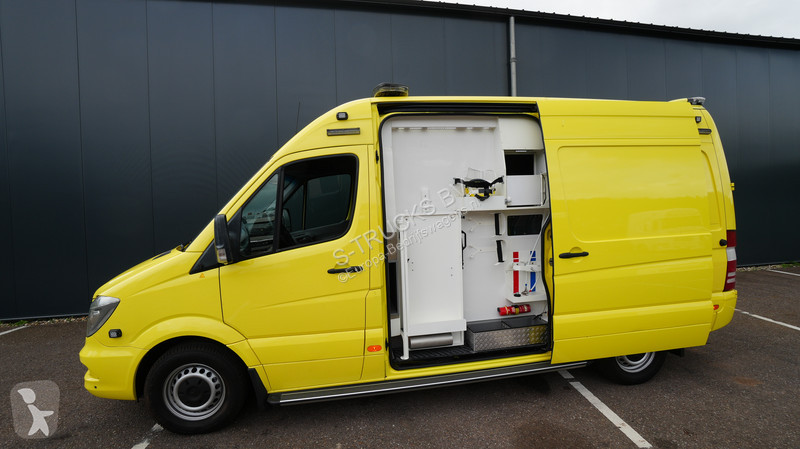 Véhicule utilitaire Mercedes ambulance 319CDI