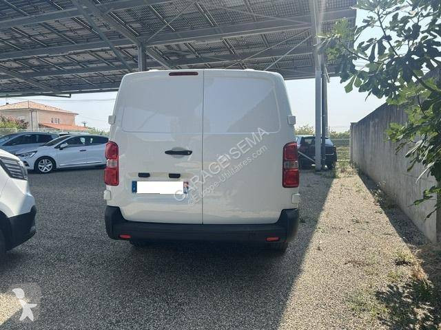 Véhicule utilitaire Peugeot L2H1 120 CV