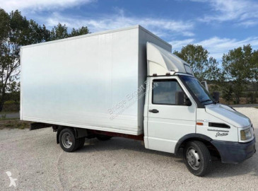 Fourgon moyen Iveco