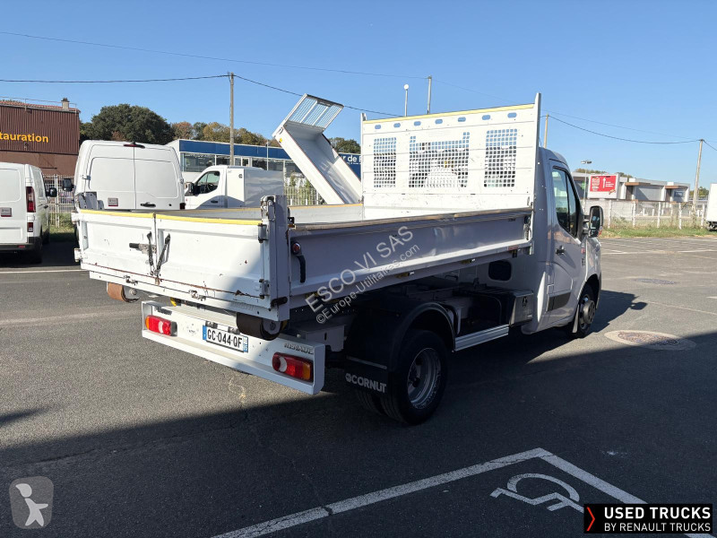 Véhicule utilitaire Renault 145 DCI