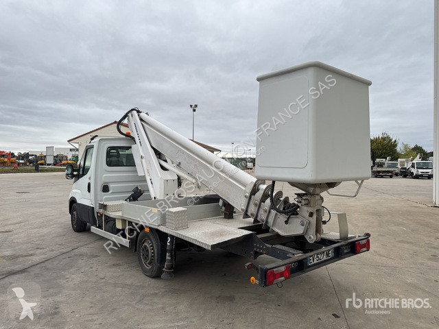 Véhicule utilitaire Iveco  35-140