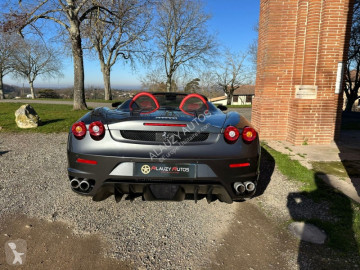 Voiture cabriolet Ferrari