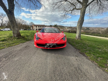 Voiture coupé Ferrari