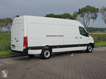 Fourgon utilitaire Mercedes