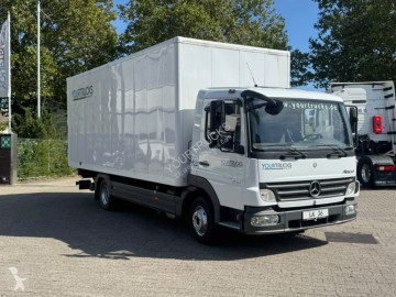Fourgon utilitaire Mercedes