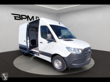 Fourgon utilitaire Mercedes