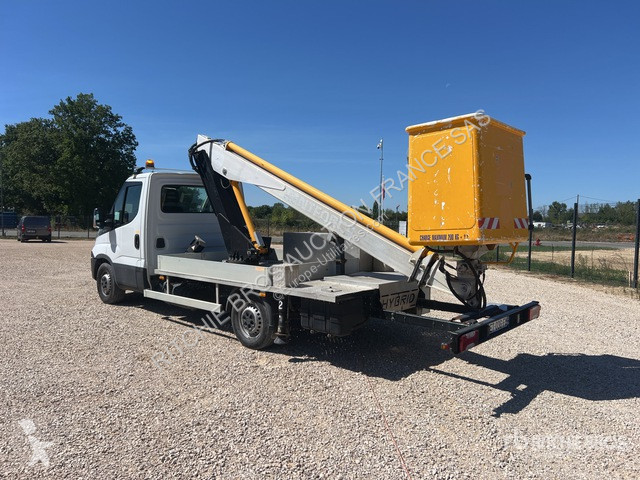 Véhicule utilitaire Iveco 35-120